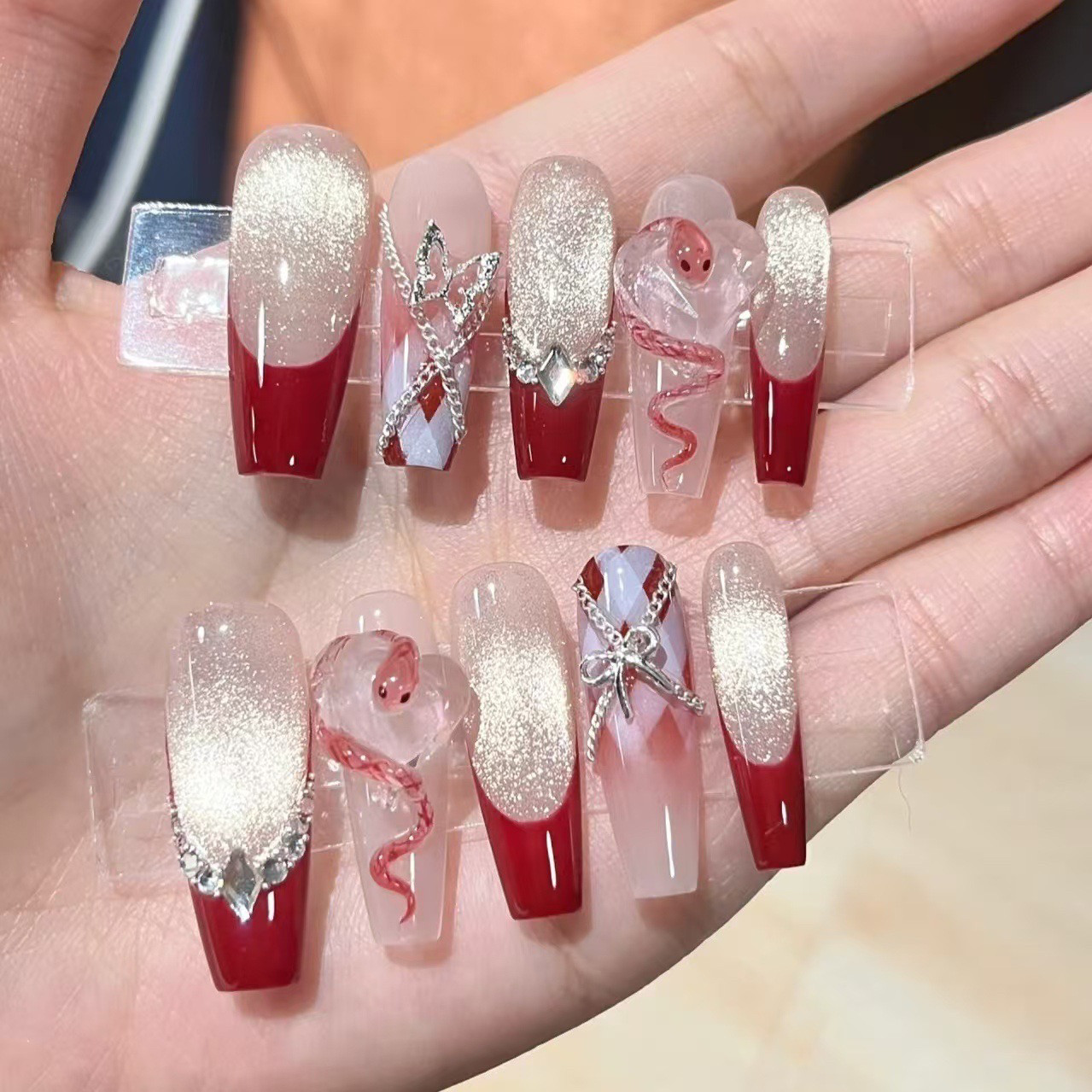 纯手工穿戴甲爆浆蜜桃蛇年秋冬高级感红色法式猫眼冰透爱心钻美甲,彩妆/香水/美妆工具,穿戴甲/甲片,淘宝优惠券,粉丝福利购,淘宝优惠卷