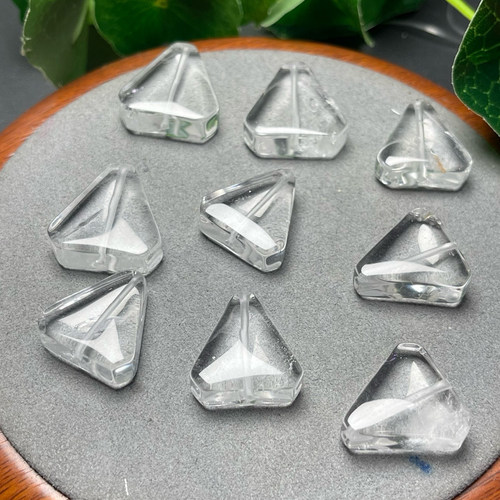 天然白水晶三角形通孔 规格17～28mm diy手串项链 ZW930