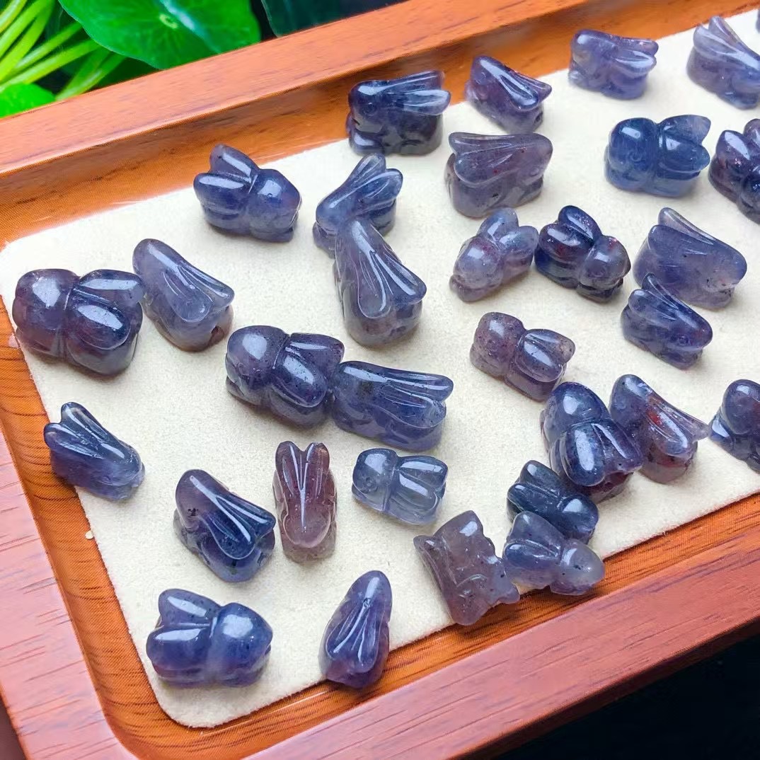 天然血滴堇青石兔子通孔配件 规格10～14mm DIY手串项链 ZW659