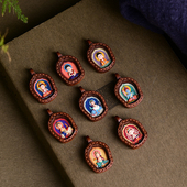 手绘唐卡擦擦吊坠 皮壳手工包壳彩绘嘎乌盒八大守护神吊坠 TY1656