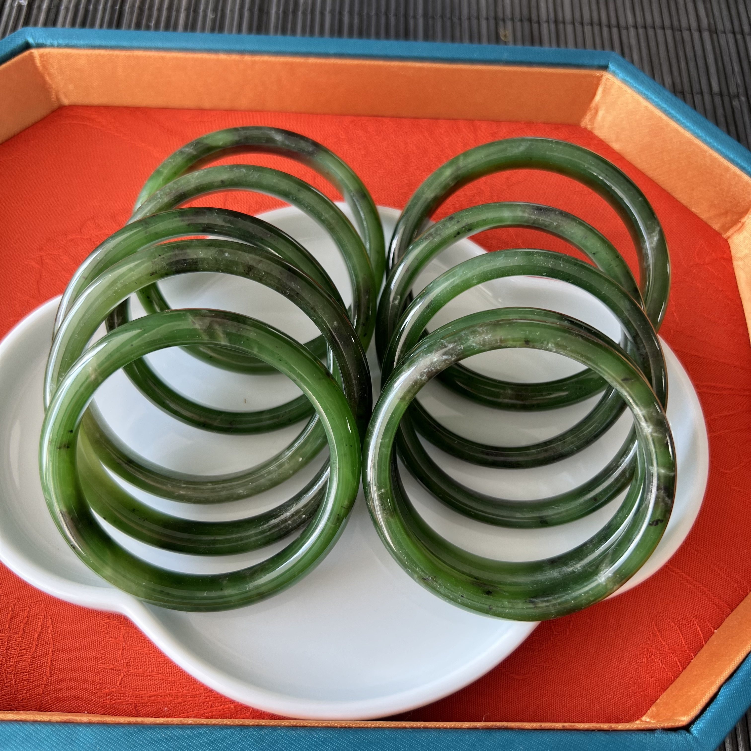 瑕疵处理 天然碧玉手镯 有裂有黑点黄斑等瑕疵