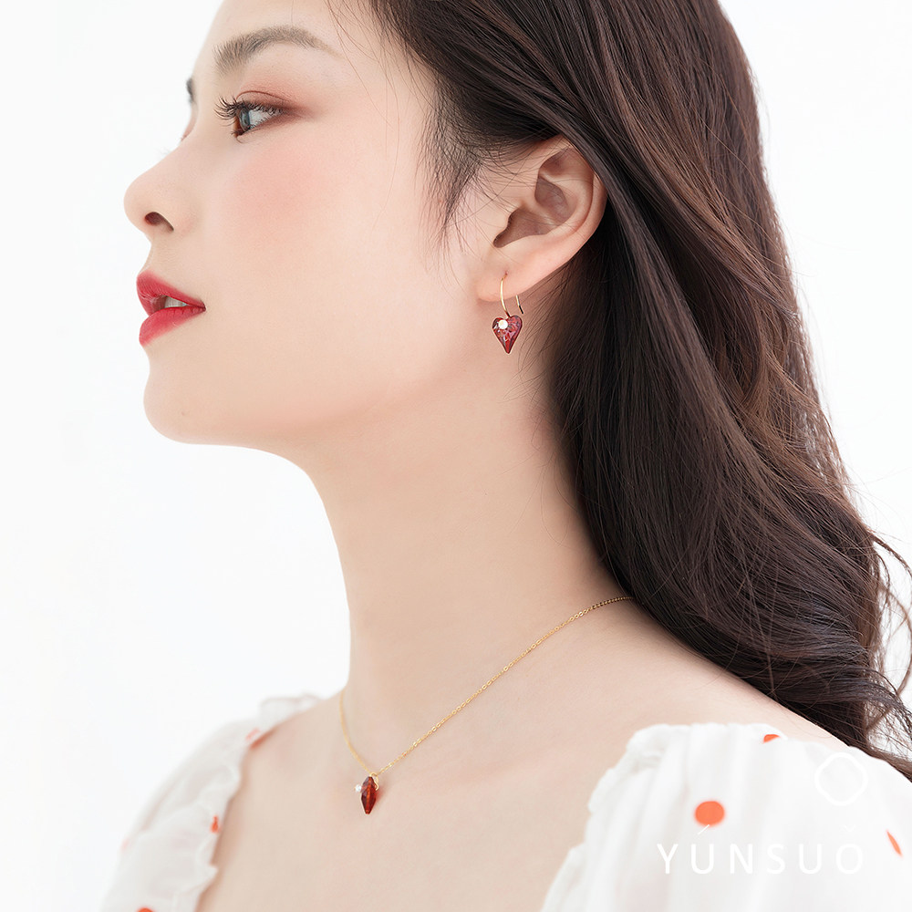 芸所跳动的爱心耳环女纯银心形红色耳夹韩国气质网红2020年新款潮