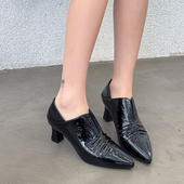 气质376 富丽2026春欧美风黑色尖头中跟高帮鞋 女防水台褶皱单鞋