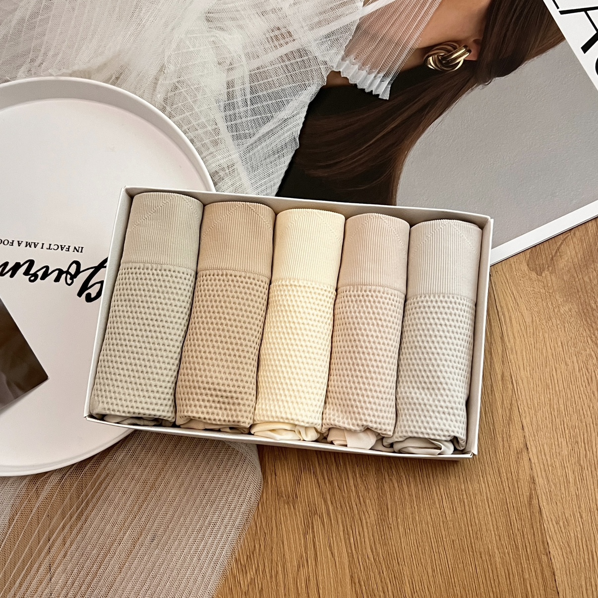 魅丽翘5条盒装莫代尔中高腰蚕丝抗菌提臀微收腹大码女三角内裤头