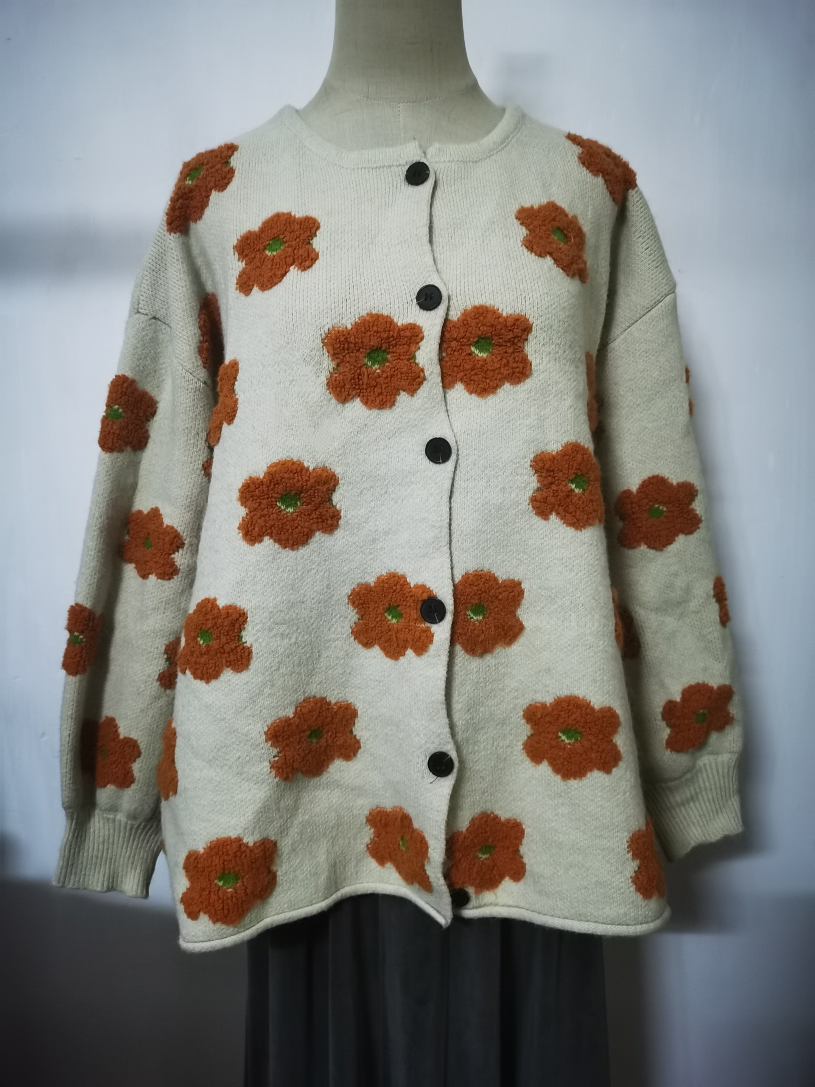 秋冬女装杂款长袖针织衫上衣简约设计感甜美温柔风短款毛衣小外套