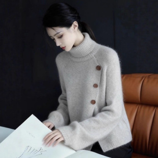 欧货重工设计感藕粉色纽扣套头针织衫毛衣女2025新款冬慵懒高级感