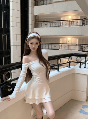 JOEY纯欲内搭天才秋冬黑白色冬天配大衣的裙子德绒双层斜肩连衣裙