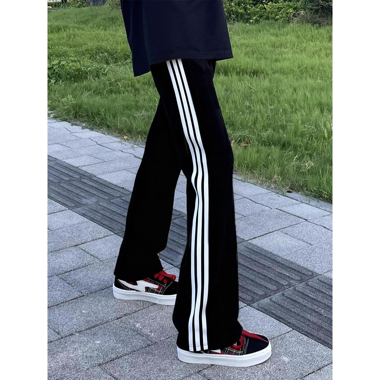 条纹弯刀卫裤男女生重磅三条杠拼接宽松垂感直筒休闲微喇运动裤子图片