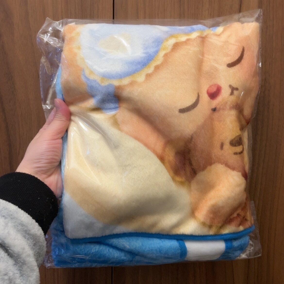 全新苏菲卫生巾联名黄油小熊法莱绒毛毯午睡毯披肩毯 休闲保暖毯