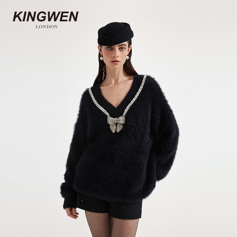KINGWEN 2025秋季新款黑色蝴蝶结钻链毛衣女圆领毛绒上衣轻奢系列