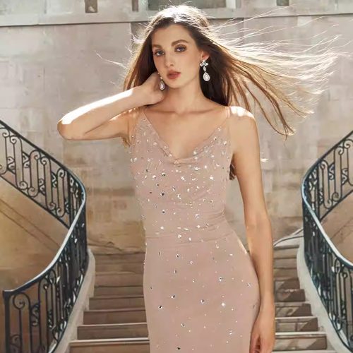 KINGWEN裸色烫钻荡领连衣裙礼服