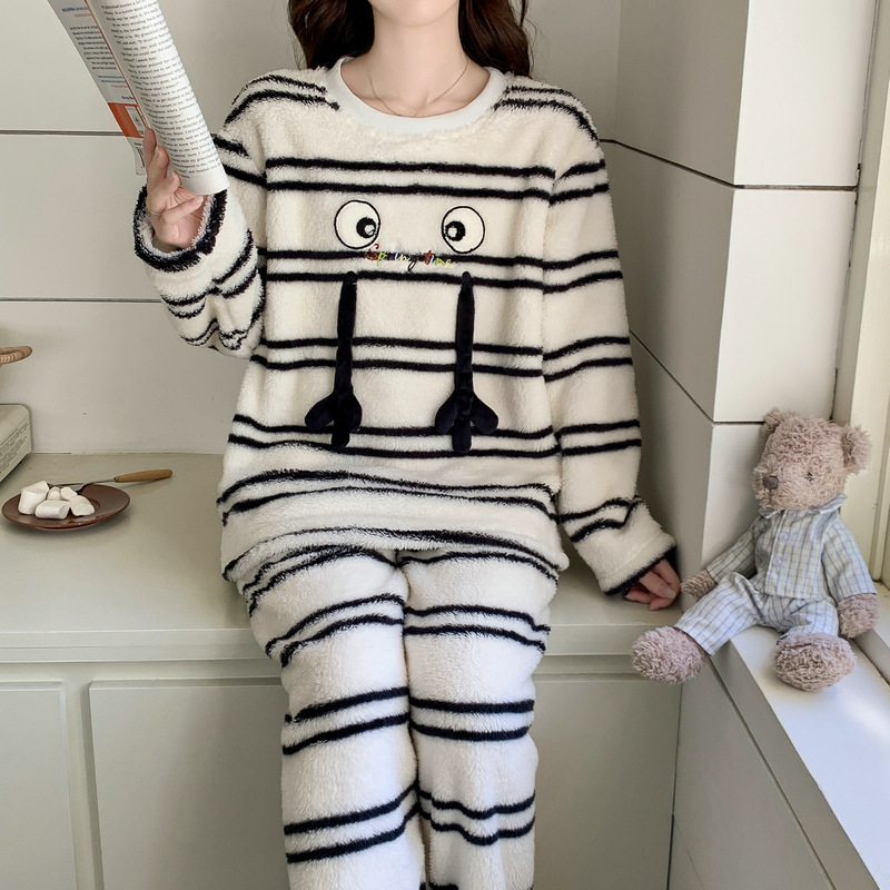 喔密哒睡衣女士秋冬季加厚珊瑚绒保暖北美绒条纹印花法兰绒家居服