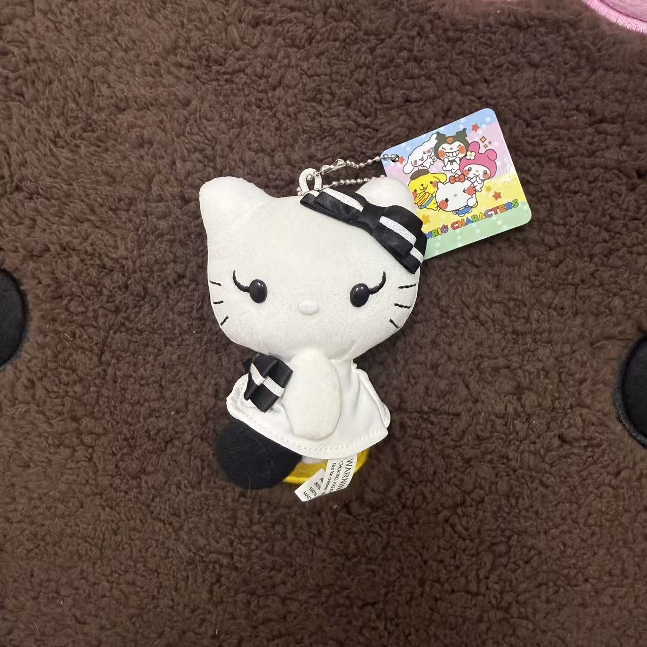 日本赫本风侧坐黑白hello