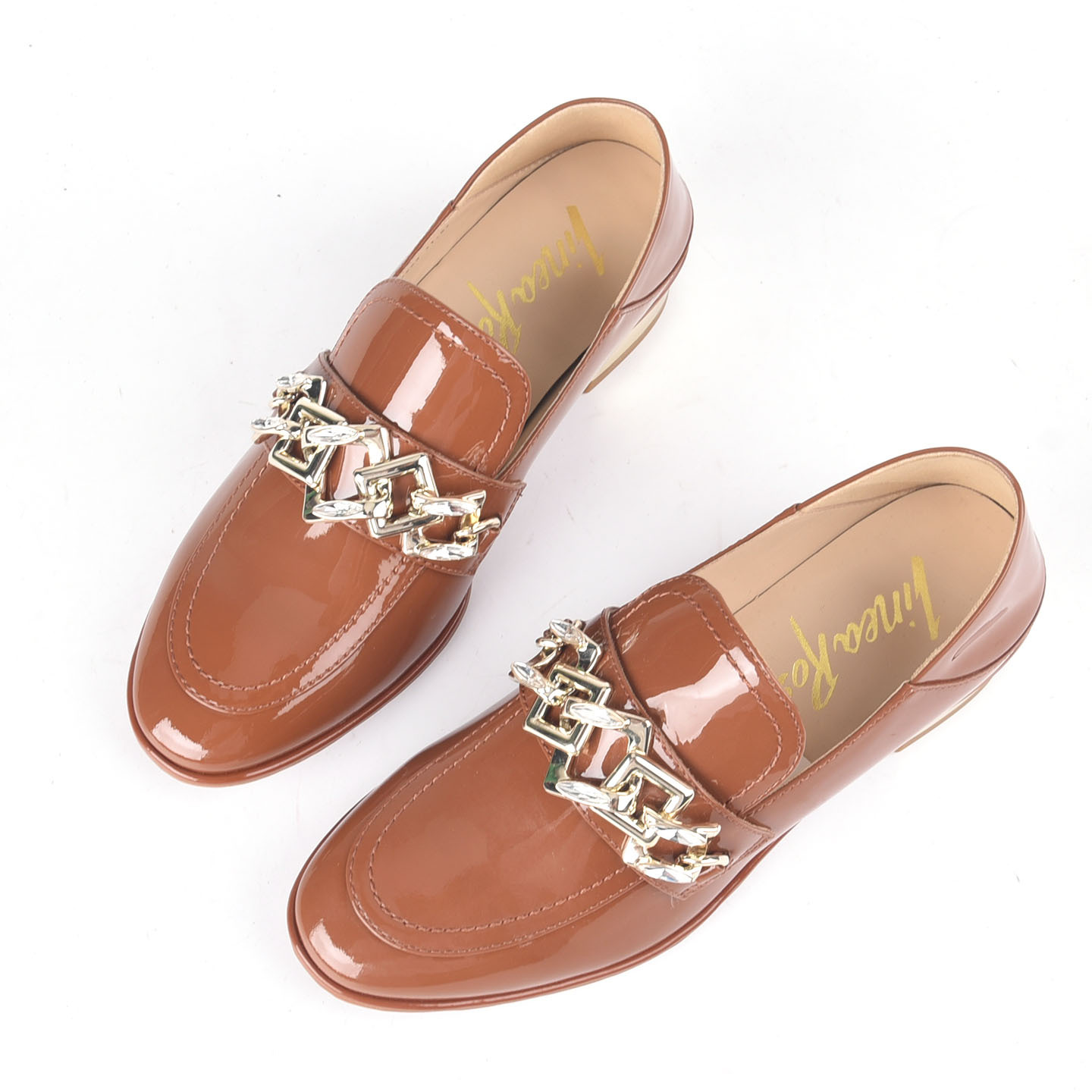 恋尚萝莎牛皮金属链圆头浅口单鞋