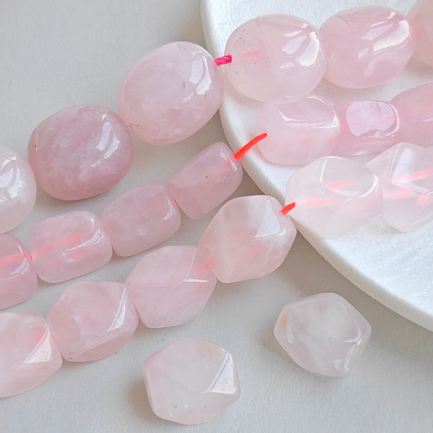 天然粉水晶方块鹅卵形随形散珠