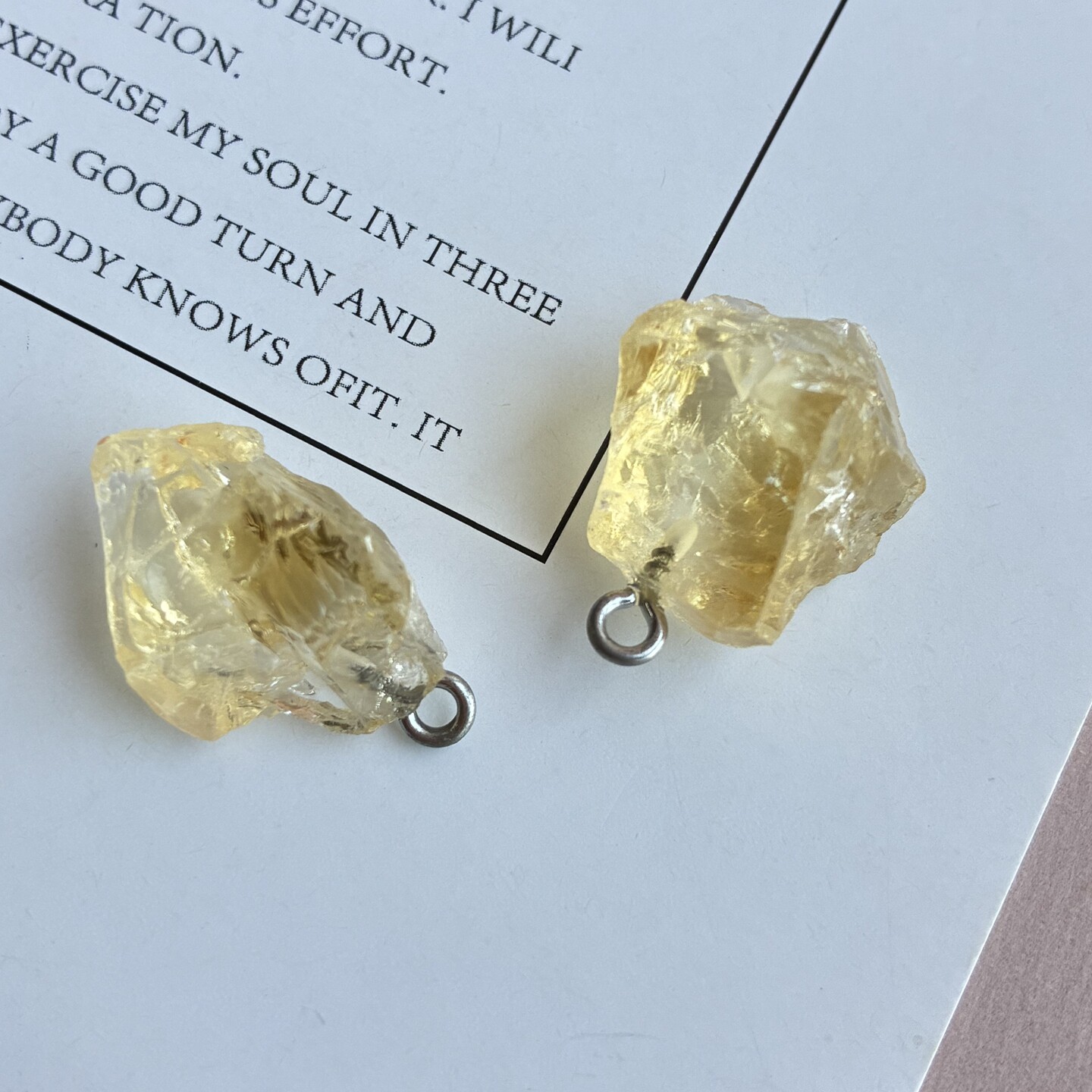 天然黄水晶原矿石吊坠约16*22mm不规则透明碎石手工DIY饰品配件