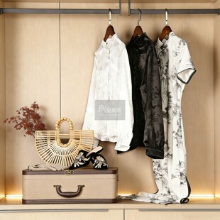 收纳箱展厅衣柜道具摆件 饰品服饰包包女鞋 新中式 样板房衣帽间软装