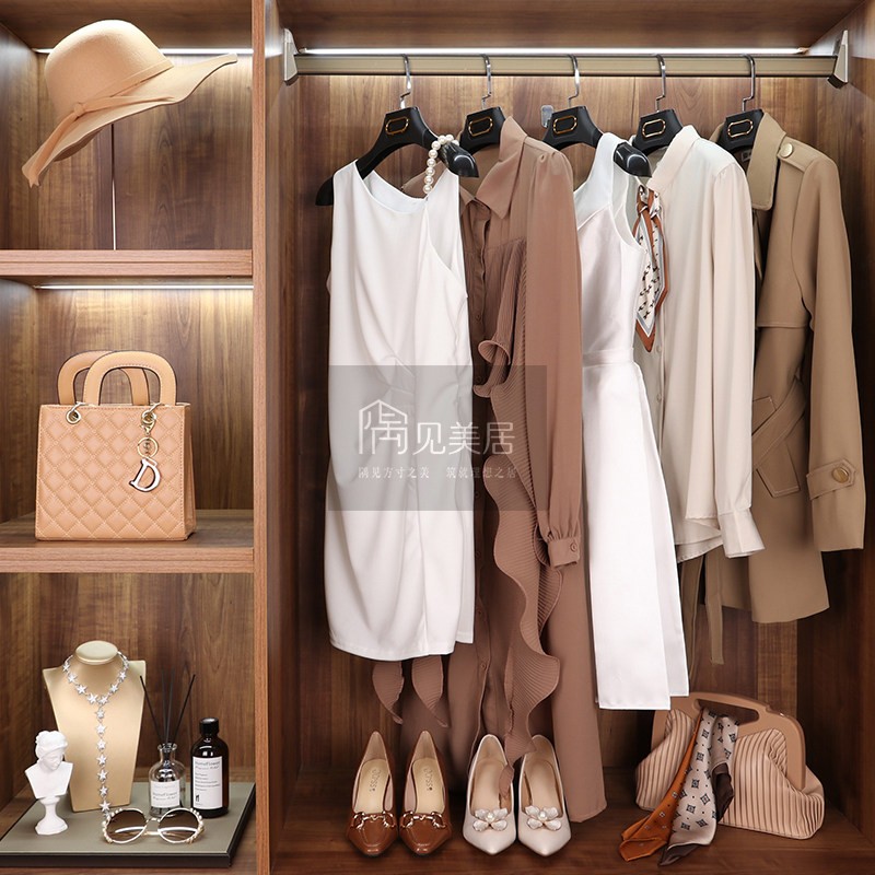 售楼处样板房衣帽间女士服装组合套装衣柜女装饰品搭配展厅道具