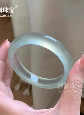 本命年石英岩玉手镯翡翠色浅绿冰种淡绿色缅甸玉镯礼物