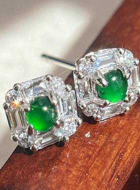 本命年玉髓玛瑙耳钉国风复古高冰帝王绿阳绿蛋面翡翠色耳钉礼物