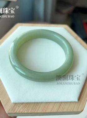 本命年东陵玉玉石豆绿色类似和田玉晴水色时尚款女士玉手镯礼物