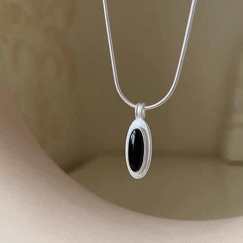 s925纯银椭圆黑玛瑙项链女星轨卫星小众设计白玉髓哑光质感蛇骨链