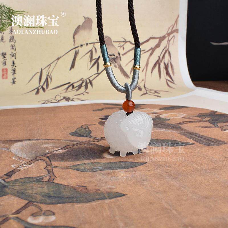 本命年阿富汗玉生肖羊吊坠白色立体绵羊挂件方解石玉项链民族风礼