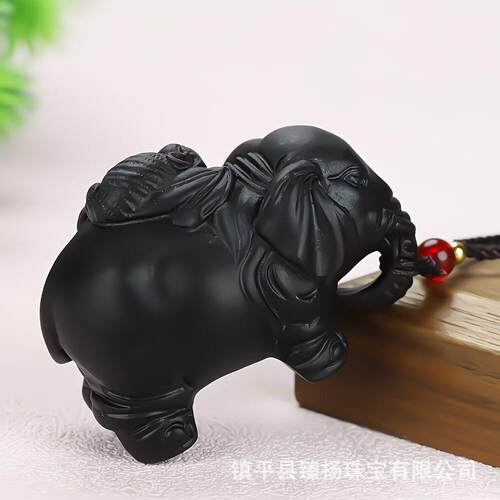 本命年二龙涎香琥珀雕刻福祥小象手把件吊坠招财纳福手把件礼物