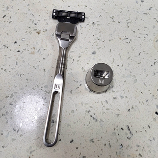 速锋 手动刀片式剃须刀男用刮胡刀CNC数控纯钛合金制造送吉列刀片