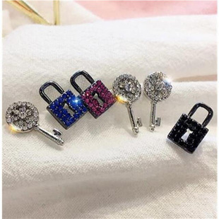 韩版个性时尚AB款不对称钥匙锁镶钻耳钉2021年新款耳环S925银耳饰