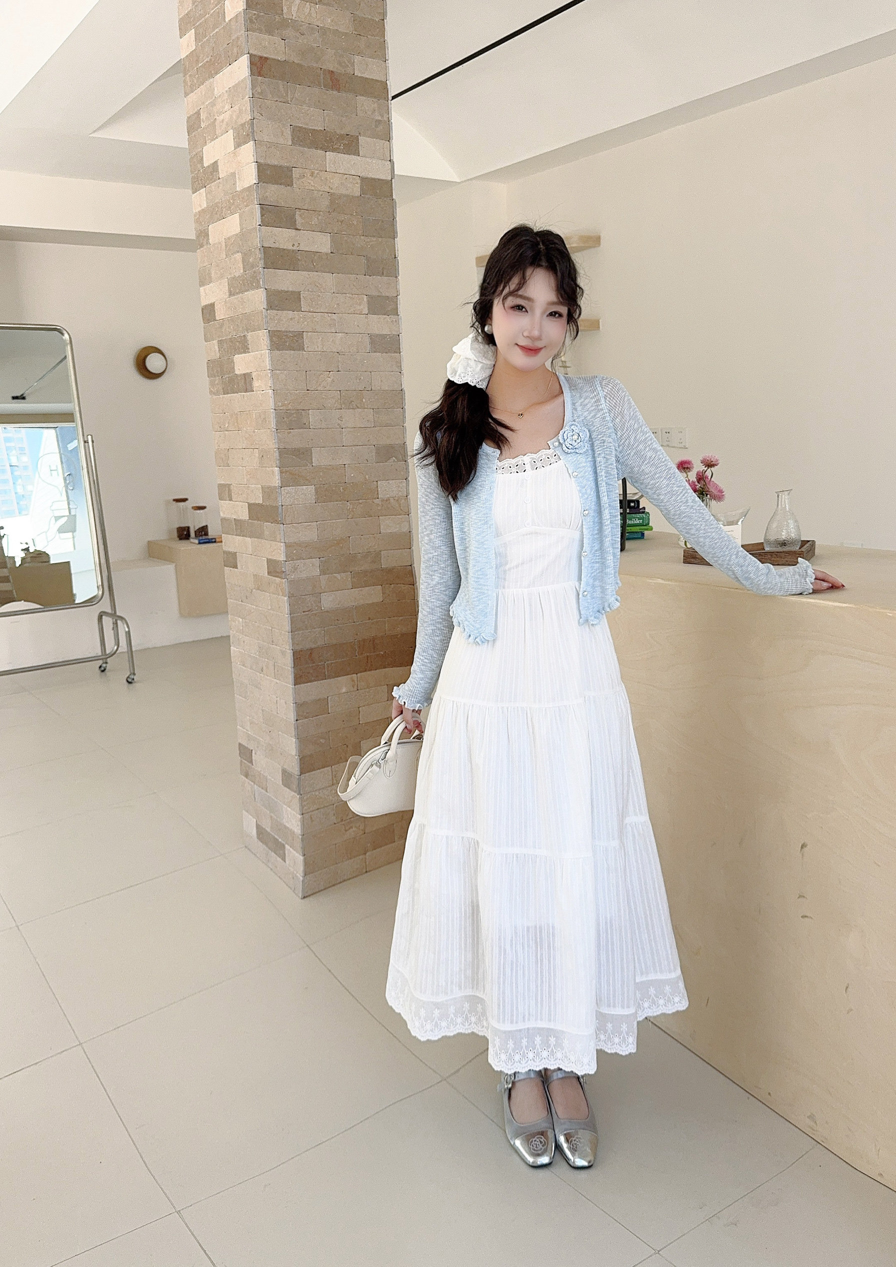 甜妹温柔风白色吊带连衣裙针织开衫套装女春装新款设计感蛋糕裙子