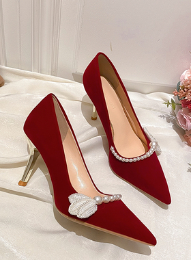 2024年新款红色婚鞋中式孕妇敬酒高跟鞋尖头珍珠婚纱细跟大码单鞋