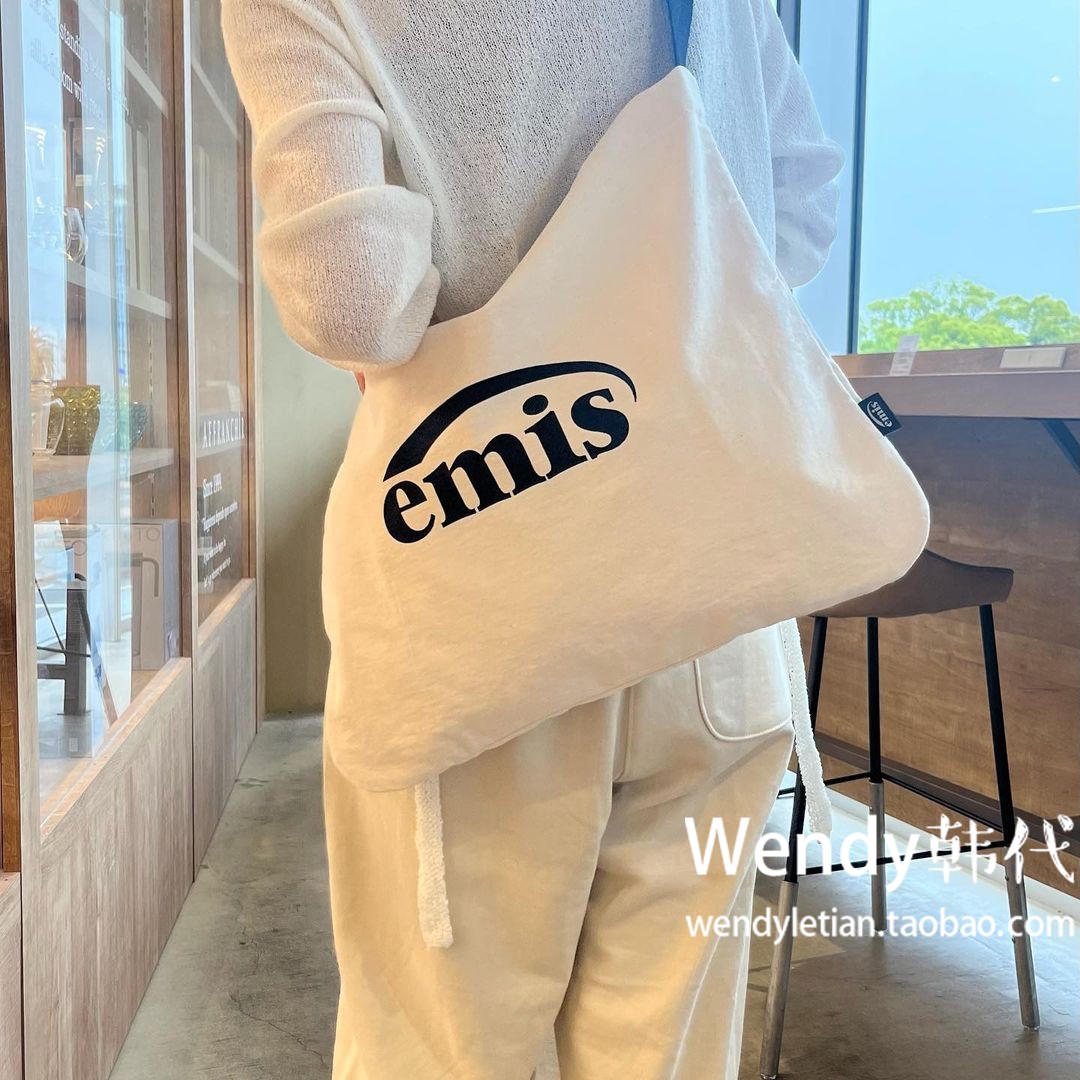 ～韩国代购小众设计师emis 新款大字母薄款单肩大包