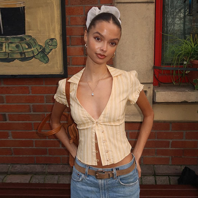 美式复古竖条纹V领短袖衬衫2026夏季新款辣妹修身显瘦百搭短款T恤