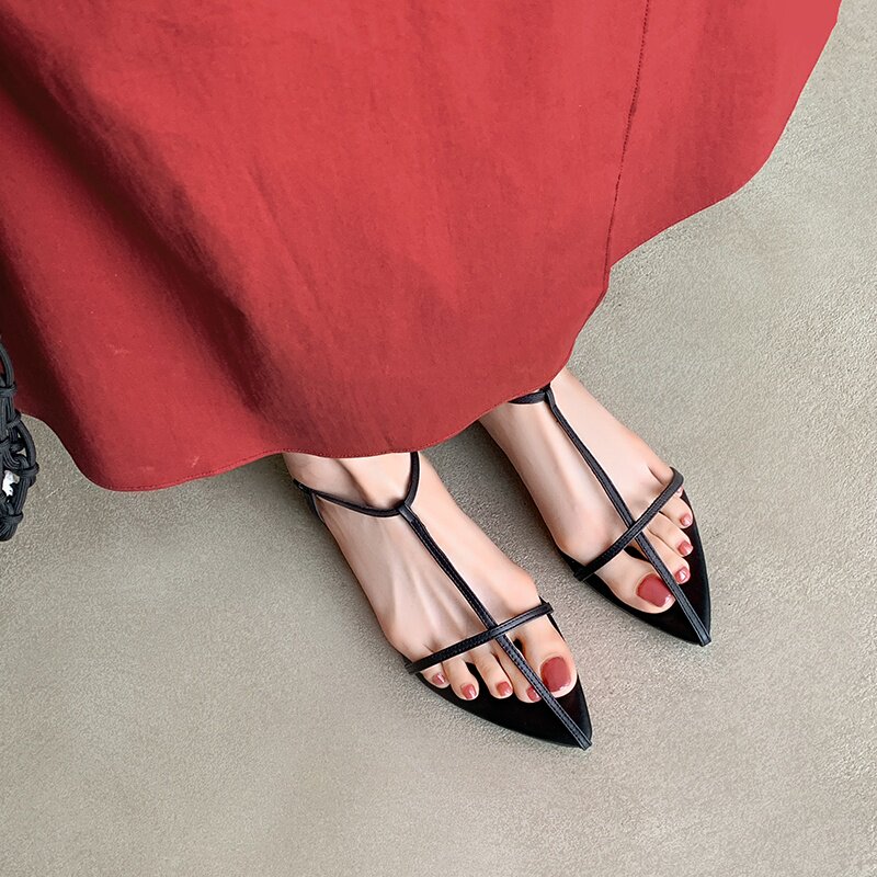 老钱风低跟尖头凉鞋女夏配裙子真皮外穿绝美不累脚时装一字罗马鞋