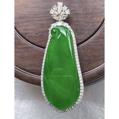 ：翡翠a货18k满绿福瓜吊坠