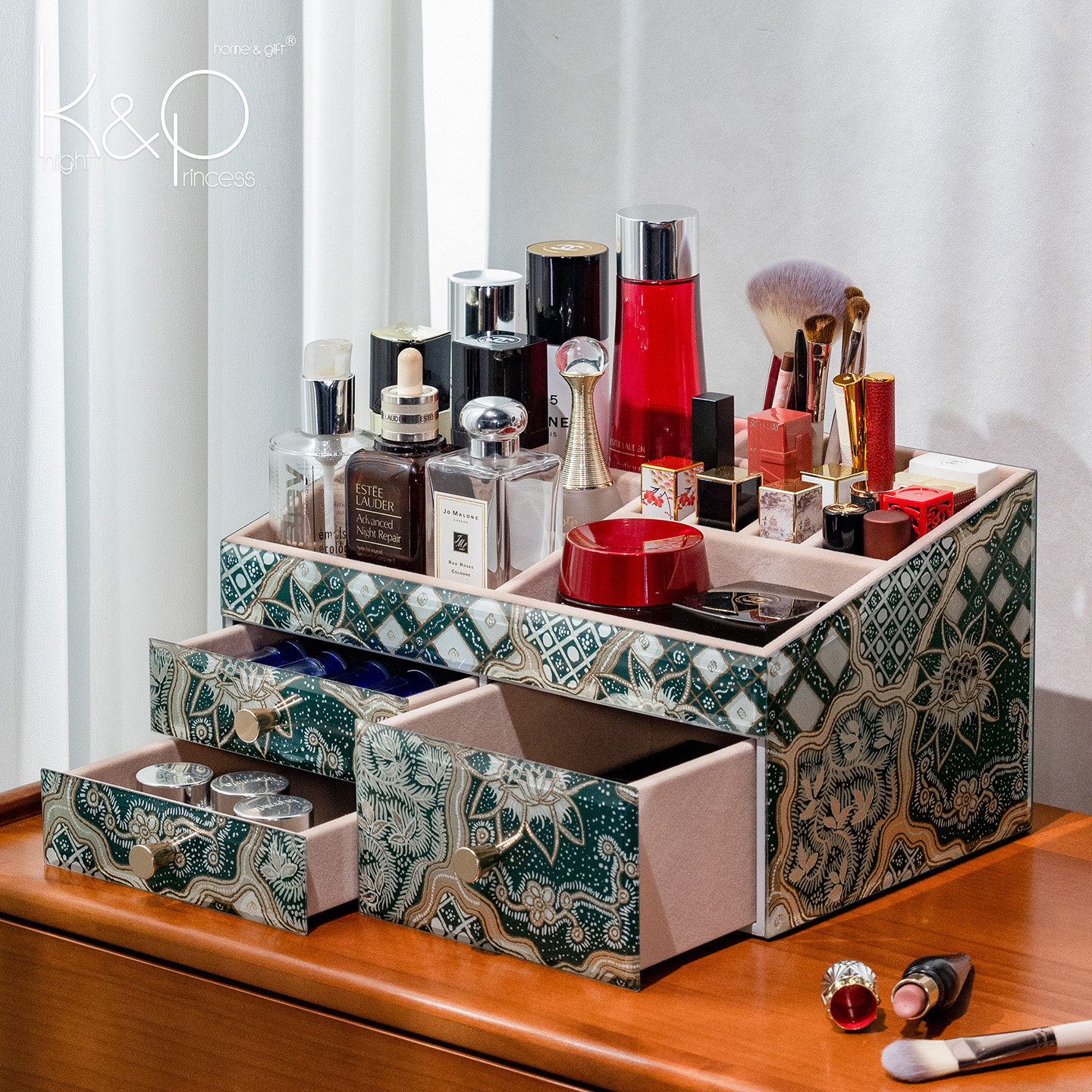 KP高级感大容量化妆品收纳盒