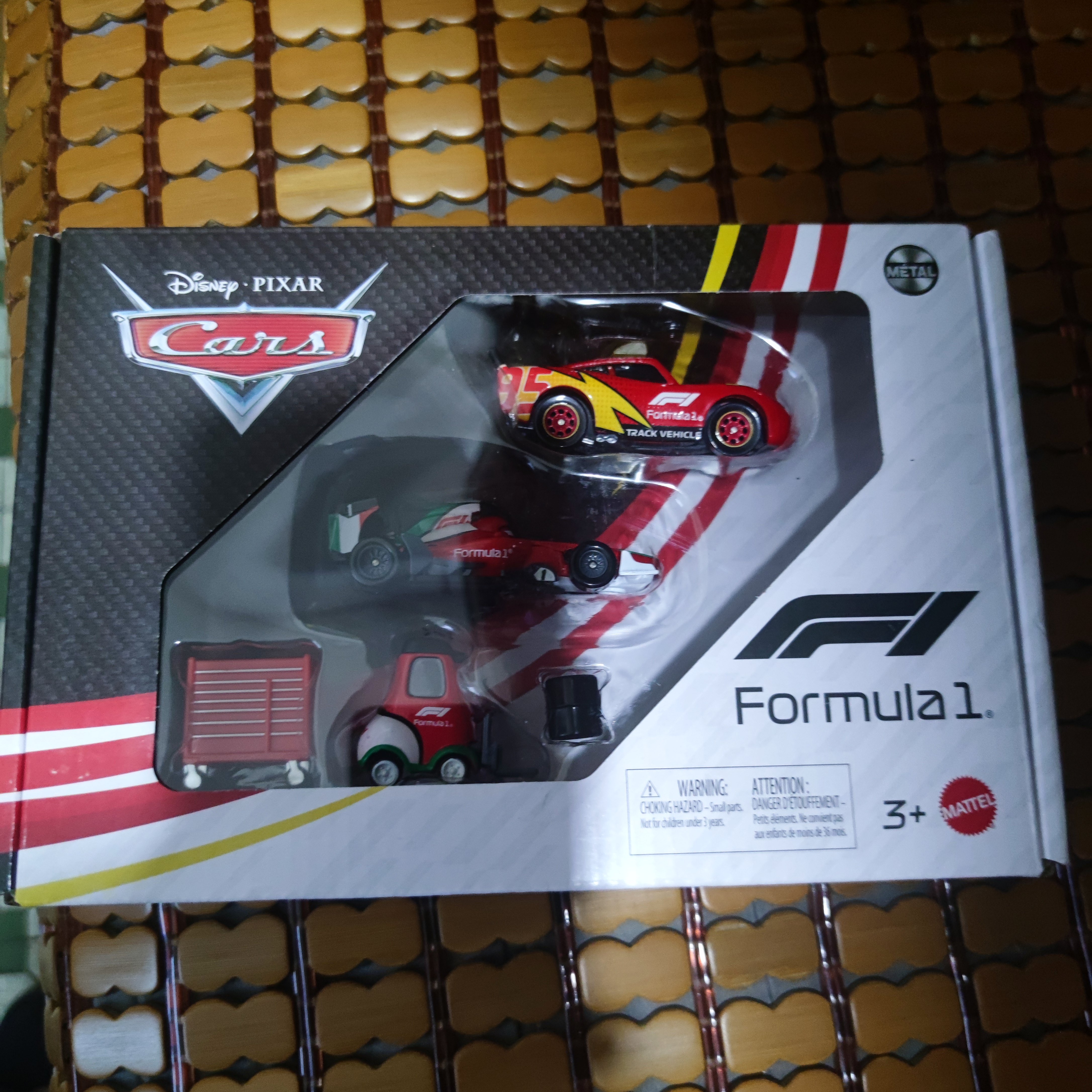 美泰Cars赛车总动员×Formula1官方限定维修站麦坤合金车模