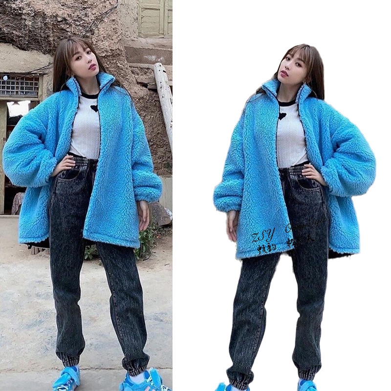 慵懒虞书欣羊羔绒大风衣明星同款