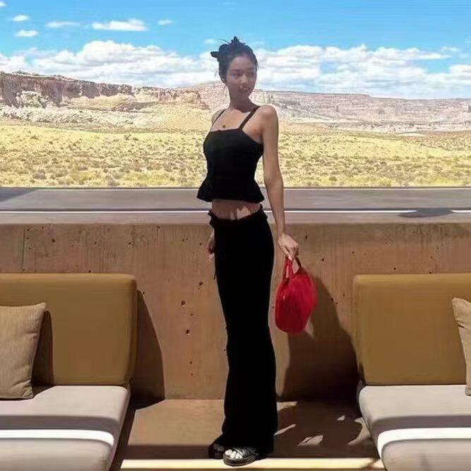 Jennie金智妮同款吊带背心女2025内搭外穿明星荷叶边黑色短款上衣