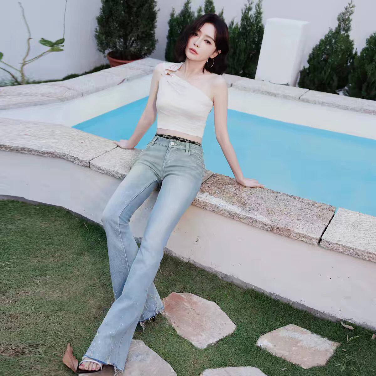 秦岚同款微喇牛仔裤女低腰喇叭裤辣妹修身显瘦长裤时尚复古裤子