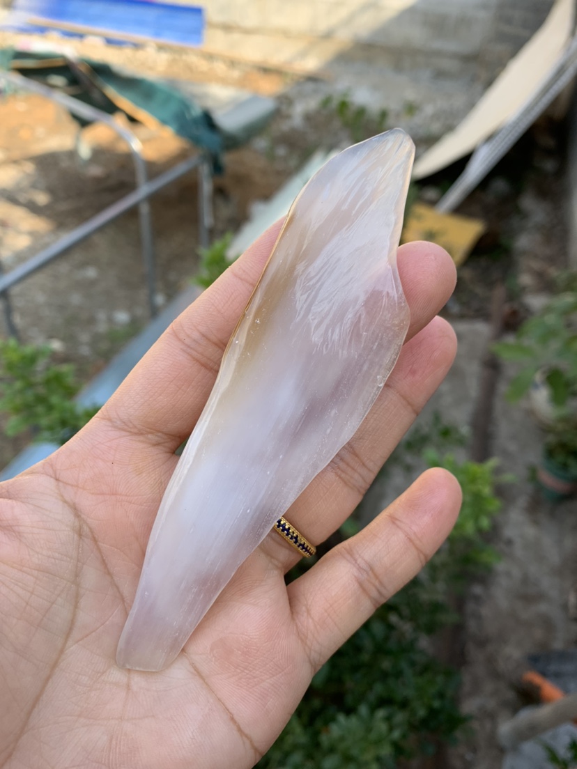 缅甸树化玉手把件高12/宽3/厚0.8厘米