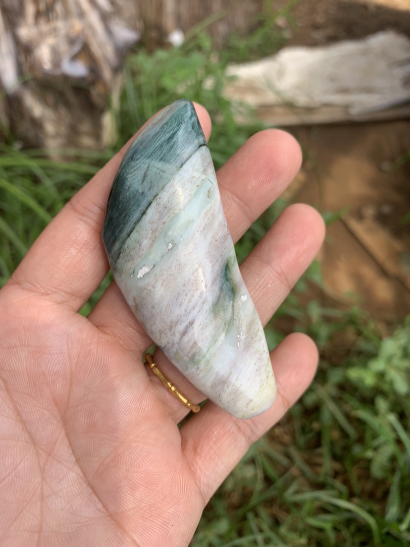 缅甸树化玉手把件高7.5/宽3/厚1厘米