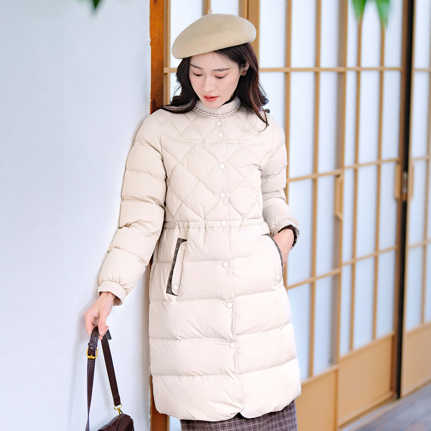 纻衣杏色文艺刺绣保暖棉袄女2026冬新款羽绒棉服气质收腰中长外套