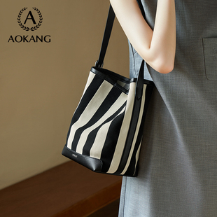 奥康水桶包女式 包包大容量单肩包hobo斜挎包慵懒风通勤包 2025新款