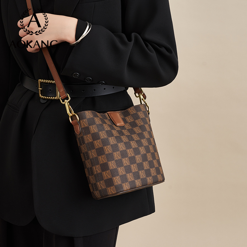 奥康时尚水桶包秋冬手机小包