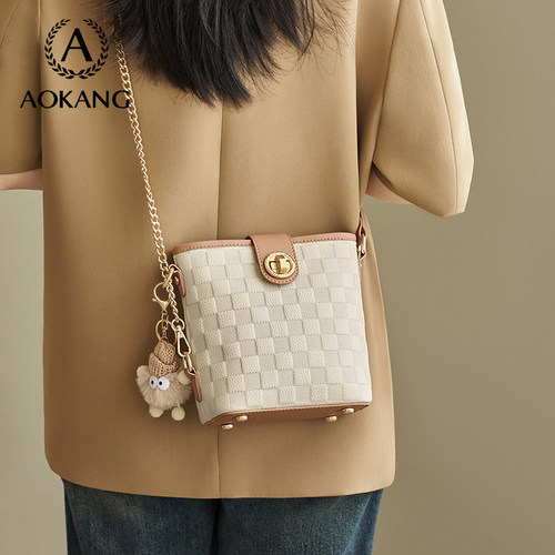 奥康水桶包大容量单肩斜挎包