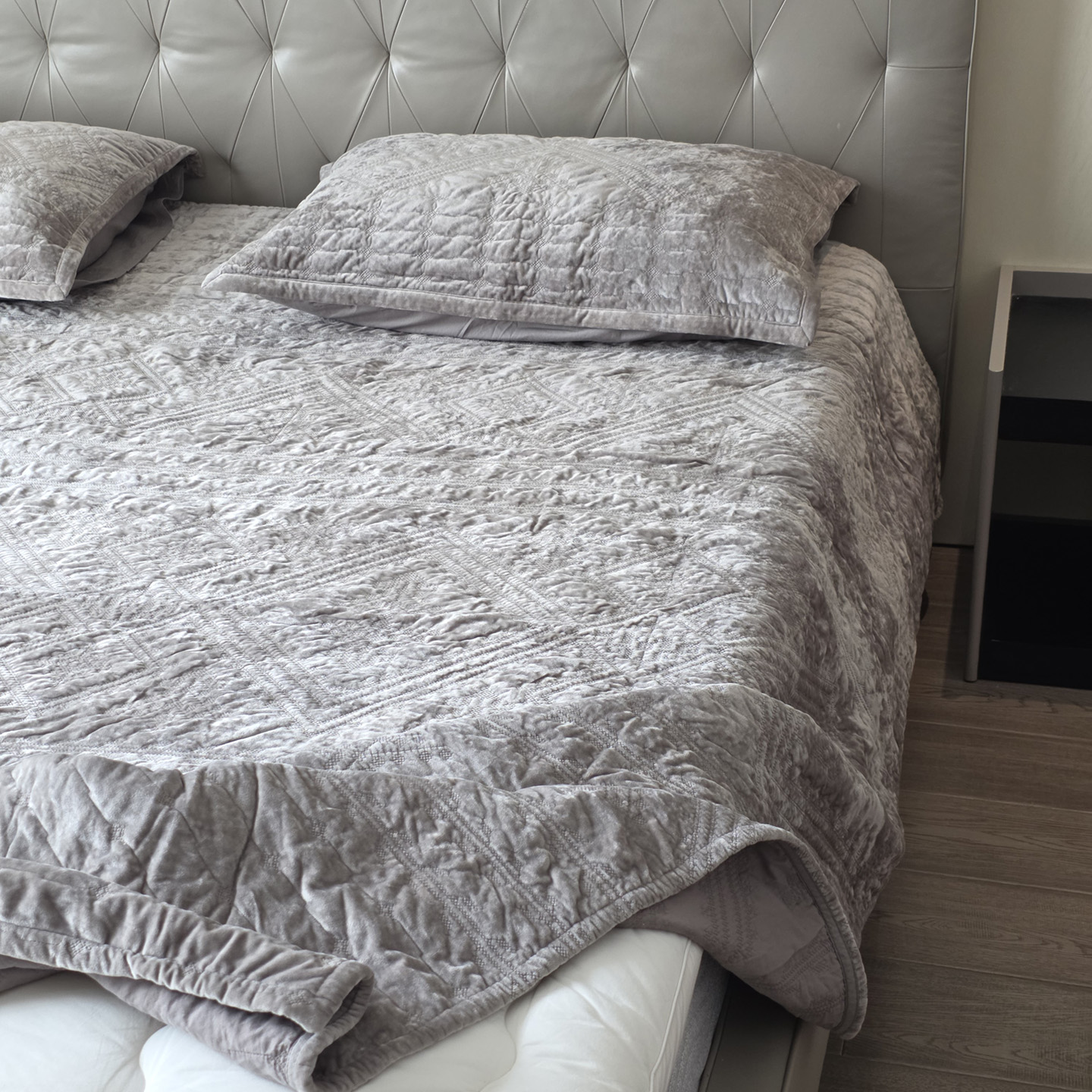 高端秋冬希腊绒床盖三件套加厚夹棉床罩绗缝被欧式样板房加绒搭毯