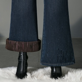 加绒加厚微喇牛仔裤女冬季新款高腰弹力烫钻刺绣显瘦女士长裤复古