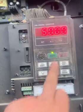 可维修正弦变频器EM330D-045-3B议价